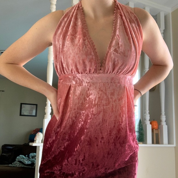 Halter Ombré Maroon Velvet Dress NWT - Picture 2 of 8